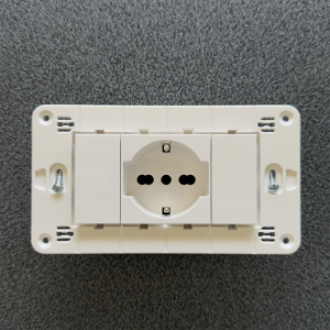 Installazione presa schuko compatibile Matix Go